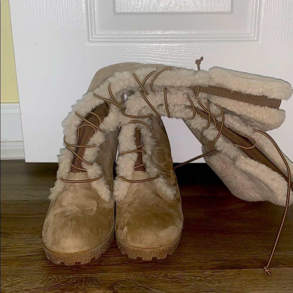 fendi boots under great condition never worn